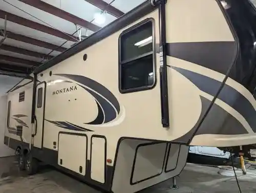 2020 Montana 305RL