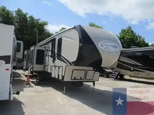 2016 Forest River Sandpiper 389rd