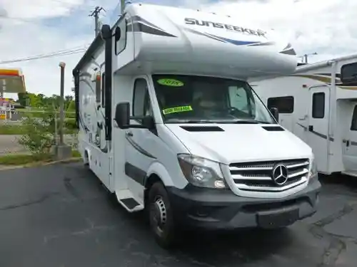 2018 Forest River Sunseeker 2400w Mbs