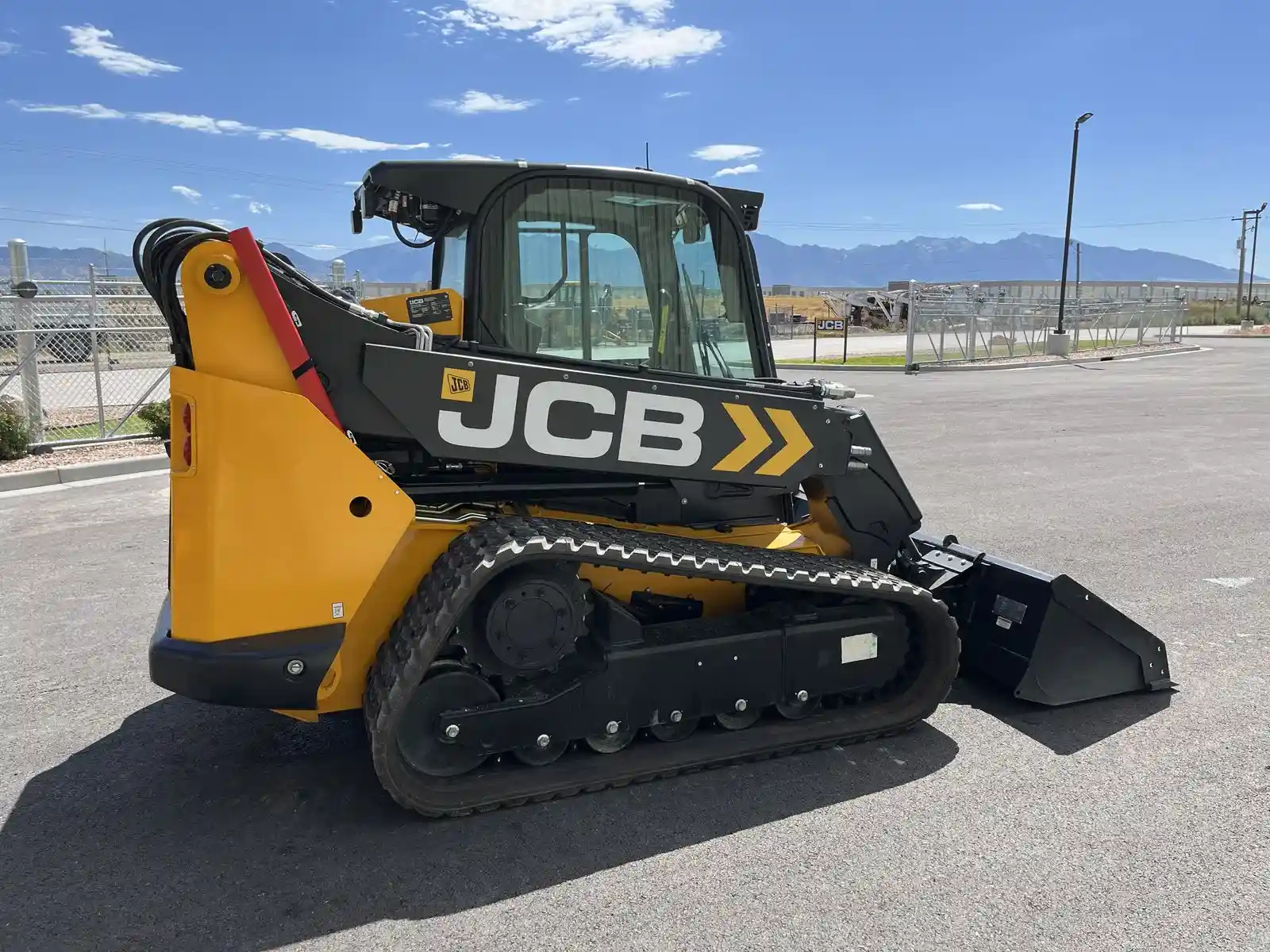 3T（3ttt）レコード84 110mm 少量生産品 中古 New 2025 JCB 3TS-8T Teleskid Track Loader in Boise, ID