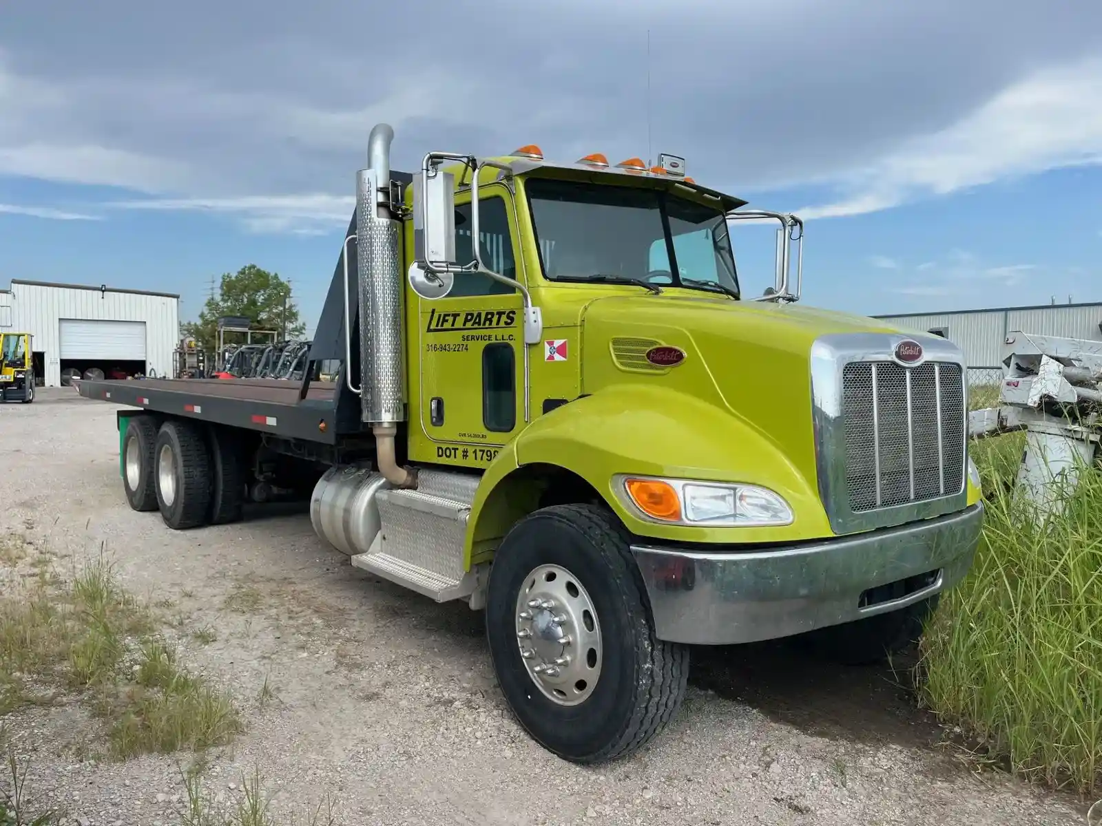 2013 Peterbilt 348 for sale in Wichita, KS