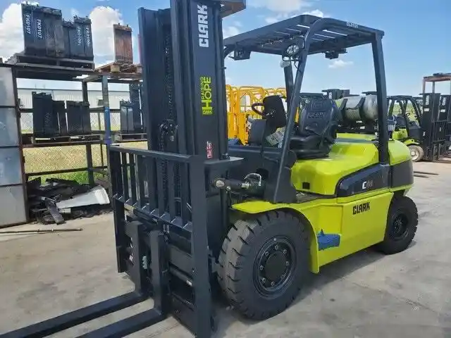 2022 CLARK C40L for sale in Wichita, KS