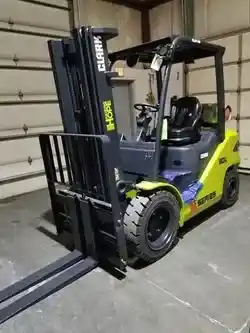 2021 CLARK S30L — photo 2 of 5