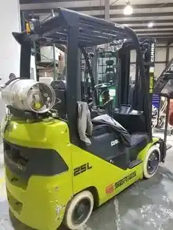 2019 CLARK S25C — photo 3 of 8