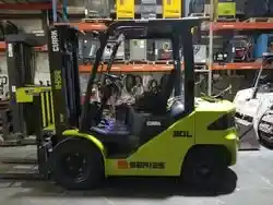 2021 CLARK S30L — photo 2 of 5