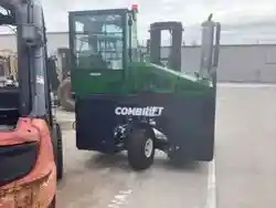 2023 Combilift C8000 — photo 9 of 11