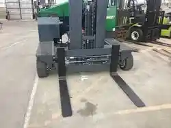 2023 Combilift C8000 — photo 7 of 11