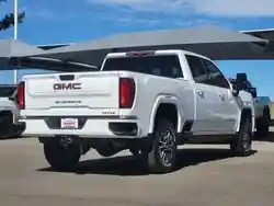 2023 GMC Sierra 2500HD AT4 - Photo 7