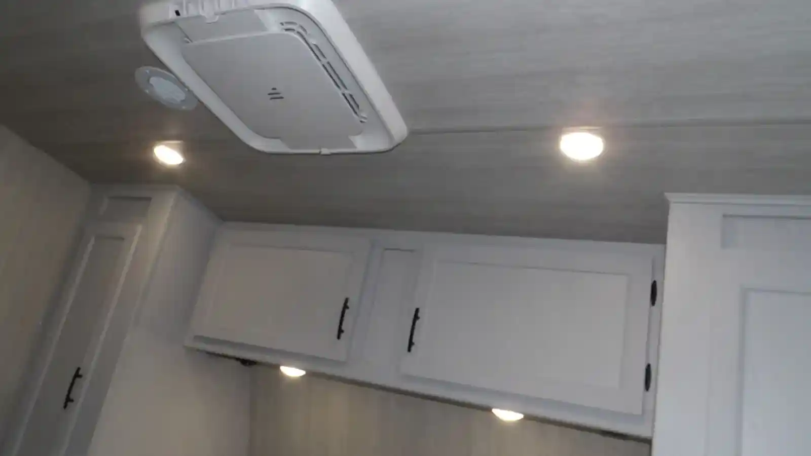 New 2026 Genesis Supreme VORTEX 2715FSXL, 1 SLIDE, 2 A/C'S, 400