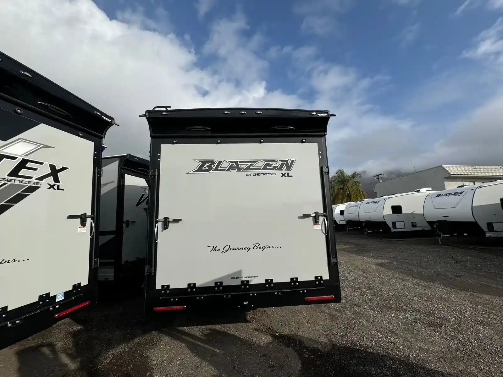 New 2026 Genesis Supreme BLAZEN 2915CRXL in Moreno Valley, CA