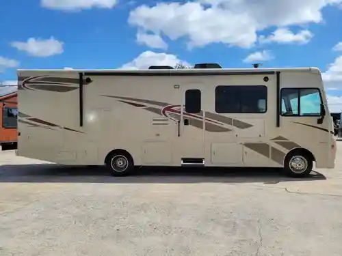 2017 Winnebago Vista 31be
